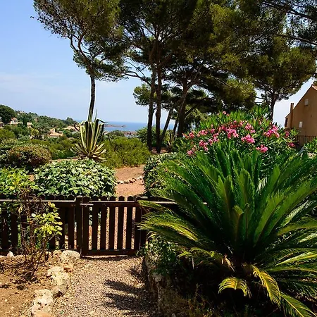 Holiday home Bastidon Vue Mer Antheor-Cap-Roux